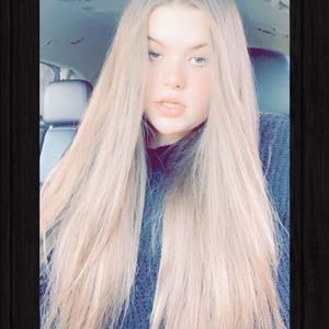 Meet your Posher, Alexis